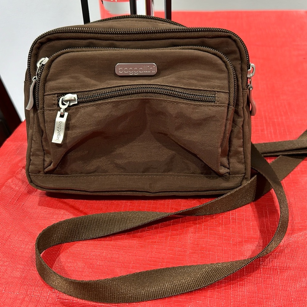 Used baggallini crossbody travel crossbody